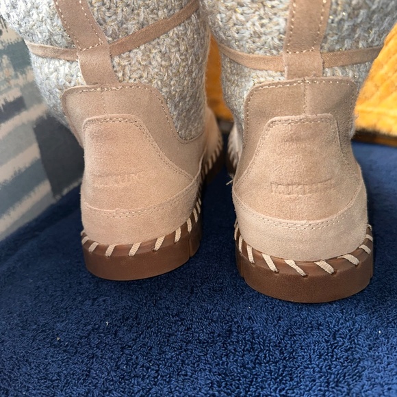 Muk Luks Snow Boot Leather 9.5 Sand,, Knee High - Picture 5 of 10